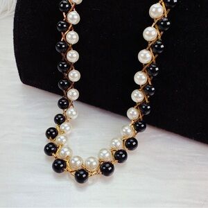 Elegant Vintage Black and White Faux Pearl Goldtone Chain inlay Necklace